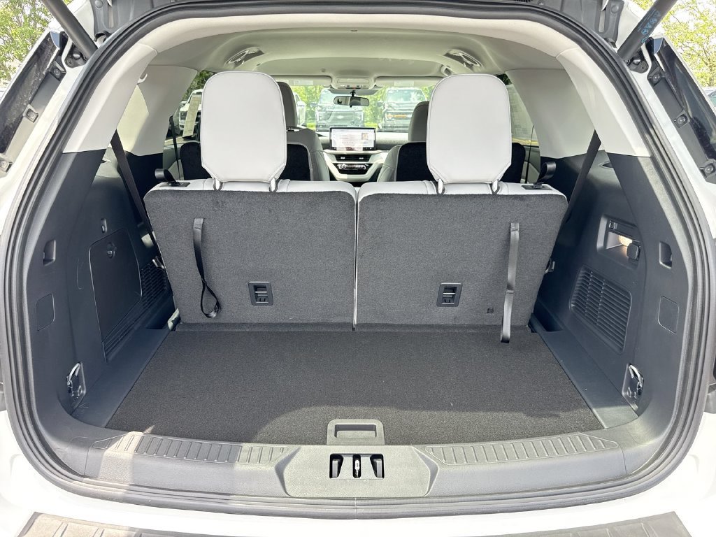 New 2026 Ford Explorer Active w/ Active Comfort Package AWD/4WD image 28
