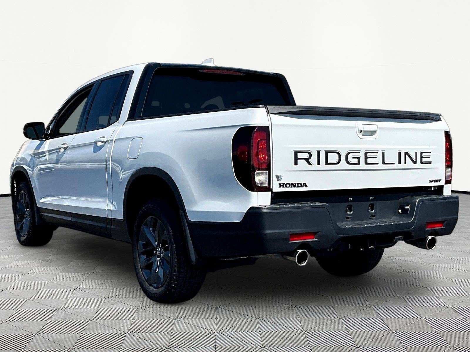 Used 2024 Honda Ridgeline Sport image 4