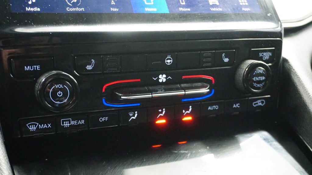 Certified 2023 Jeep Grand Cherokee L Limited image 32