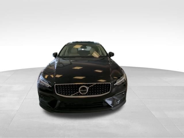 New 2025 Volvo V60 B5 Cross Country Plus w/ Protection Package Premier image 8