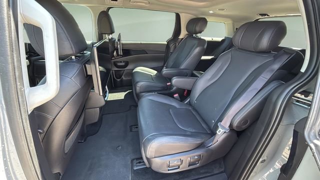 Used 2025 Kia Carnival SX Prestige FWD image 19