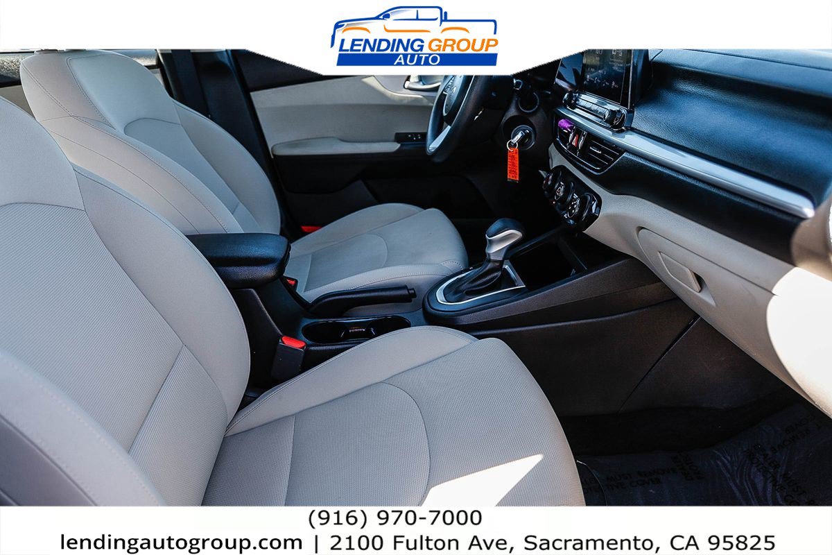 Used 2023 Kia Forte LXS w/ LXS Technology Package FWD image 16