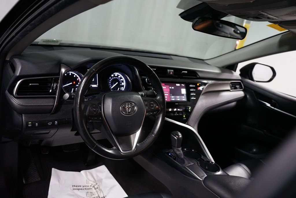 Certified 2020 Toyota Camry SE image 11