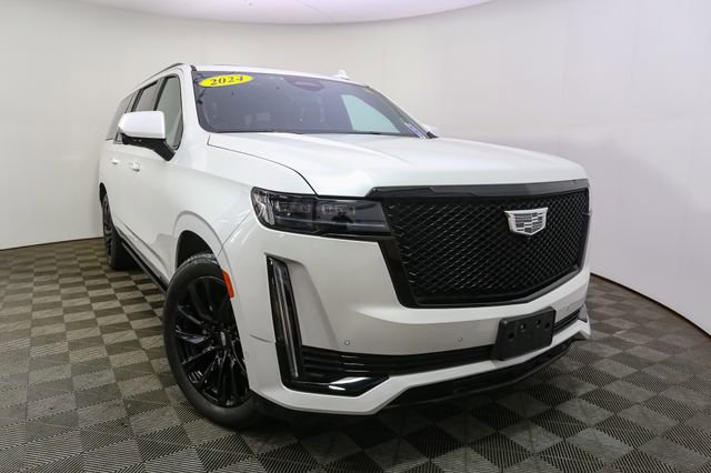 Used 2024 Cadillac Escalade ESV Sport Platinum w/ LPO, ONYX Package image 3