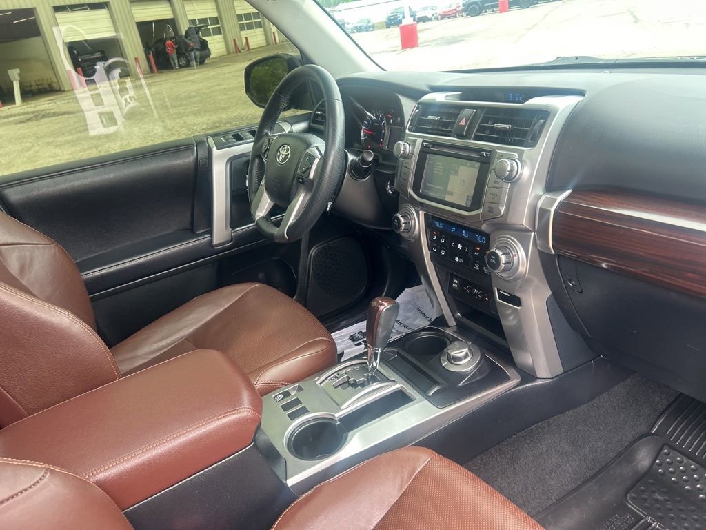 Used 2018 Toyota 4Runner Limited AWD/4WD image 22
