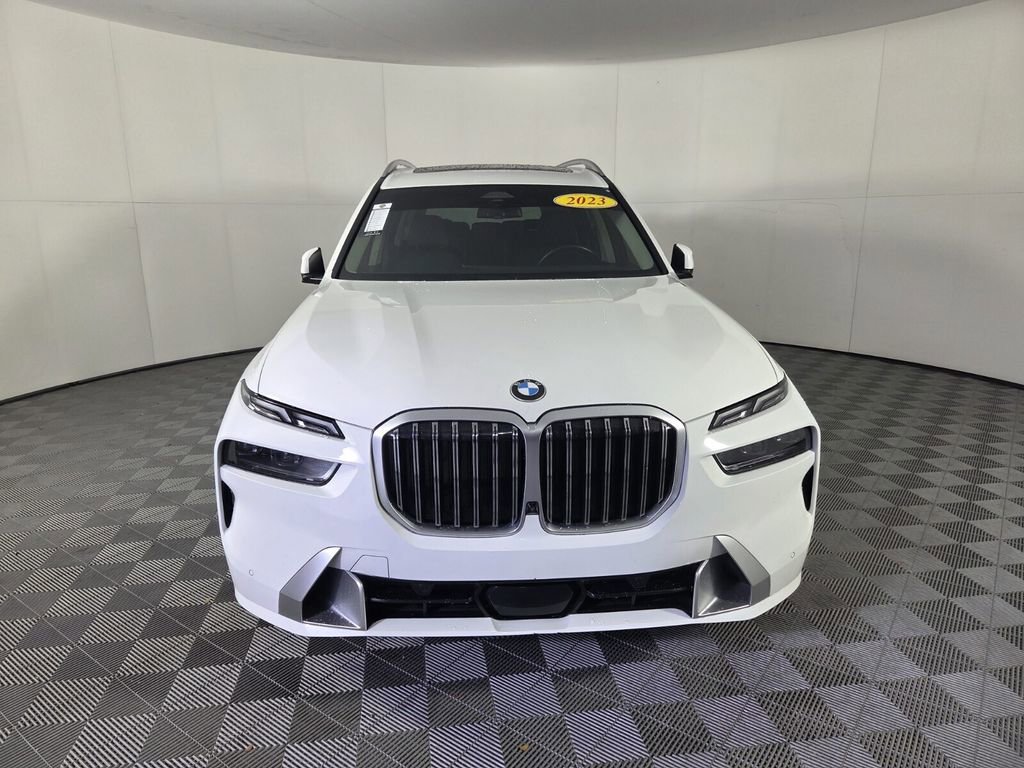 Used 2023 BMW X7 xDrive40i w/ Premium Package image 3