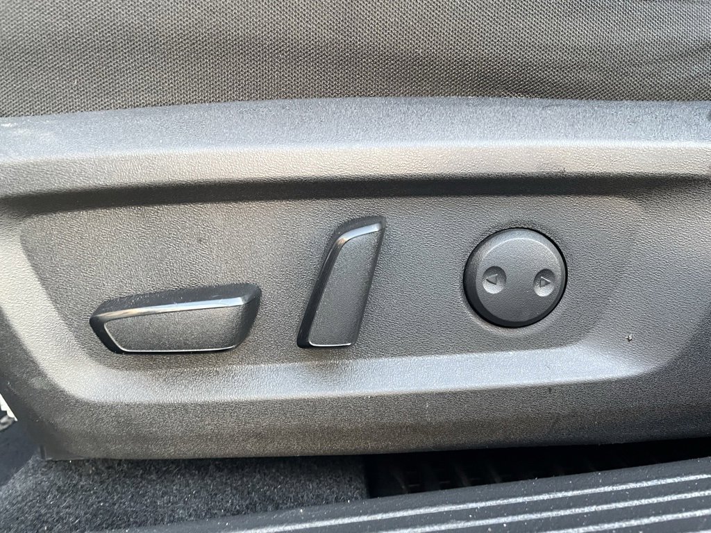 Used 2023 Nissan Rogue SV image 11