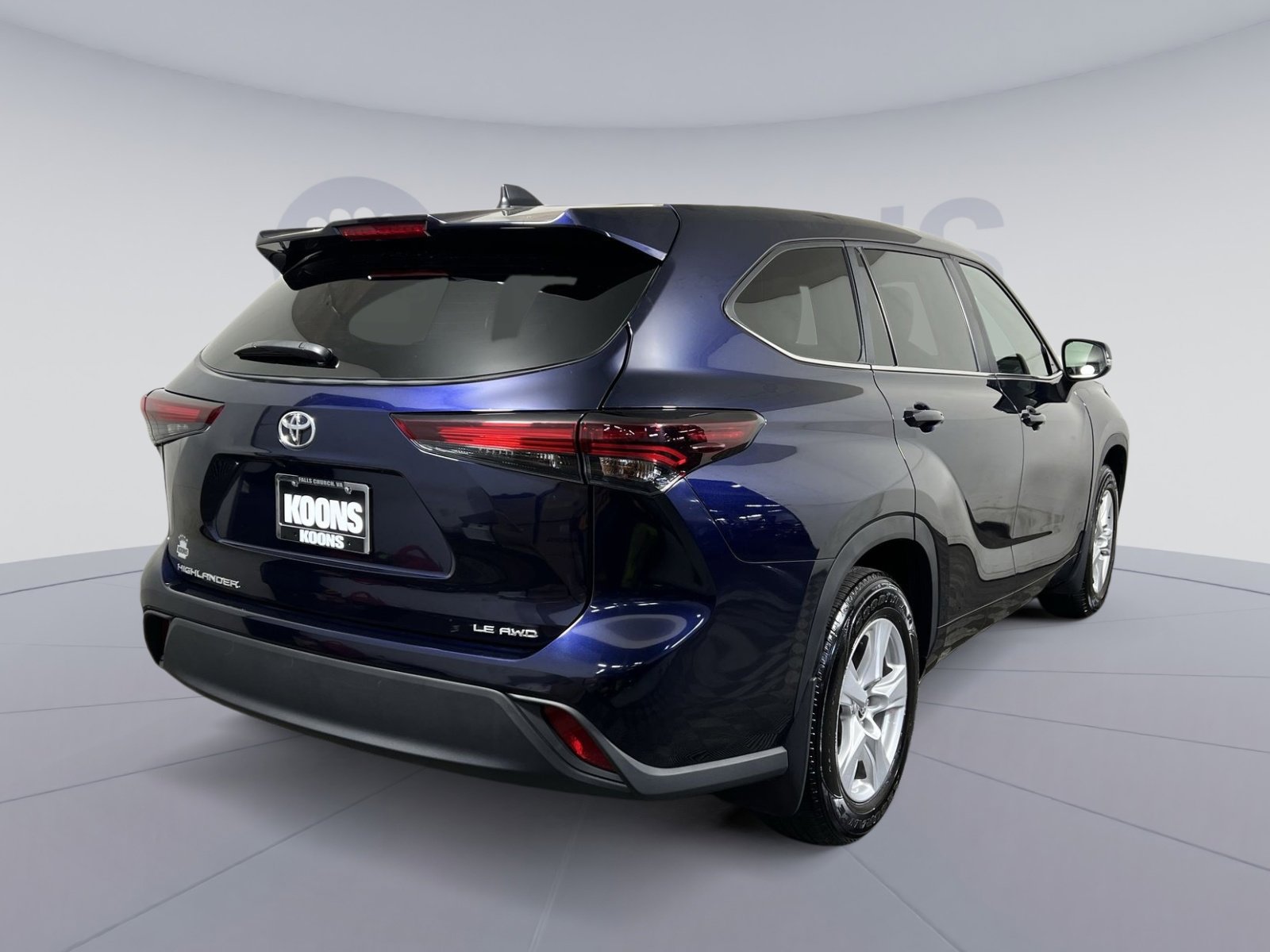 Used 2024 Toyota Highlander LE image 7