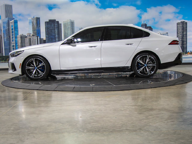 Used 2024 BMW i5 M60 w/ Premium Package AWD/4WD image 4
