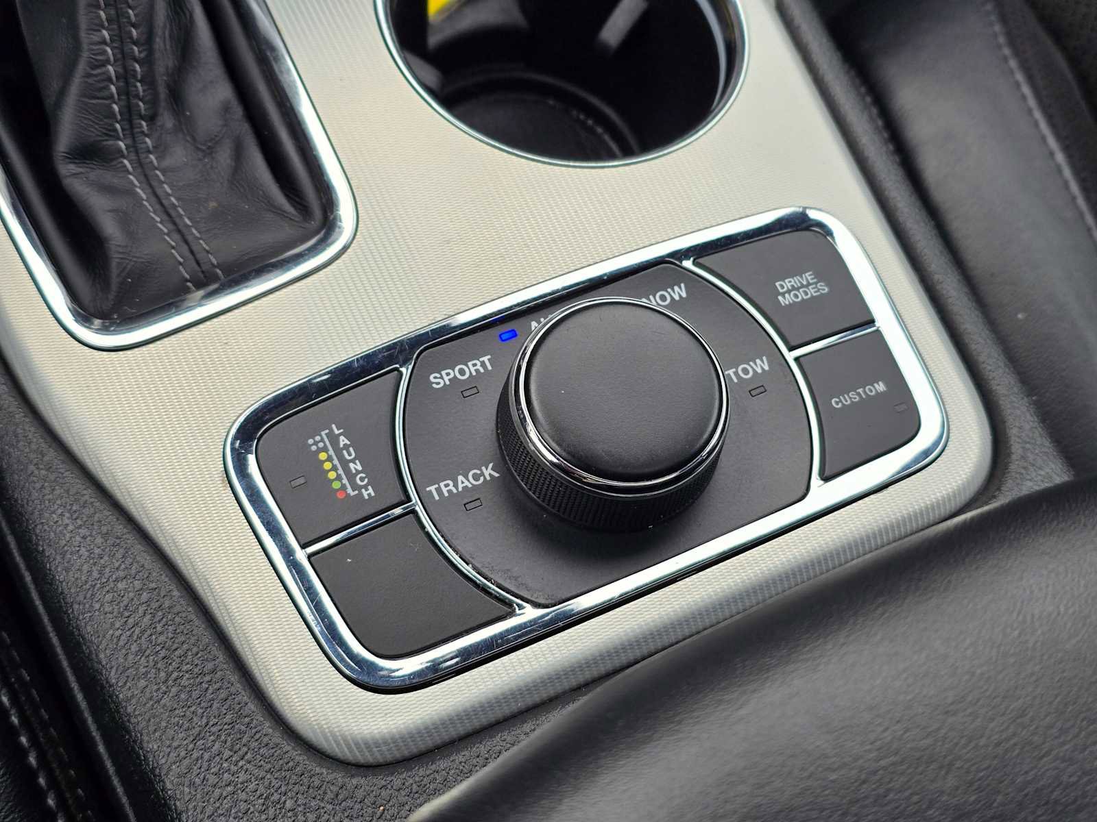 Used 2019 Jeep Grand Cherokee SRT image 26