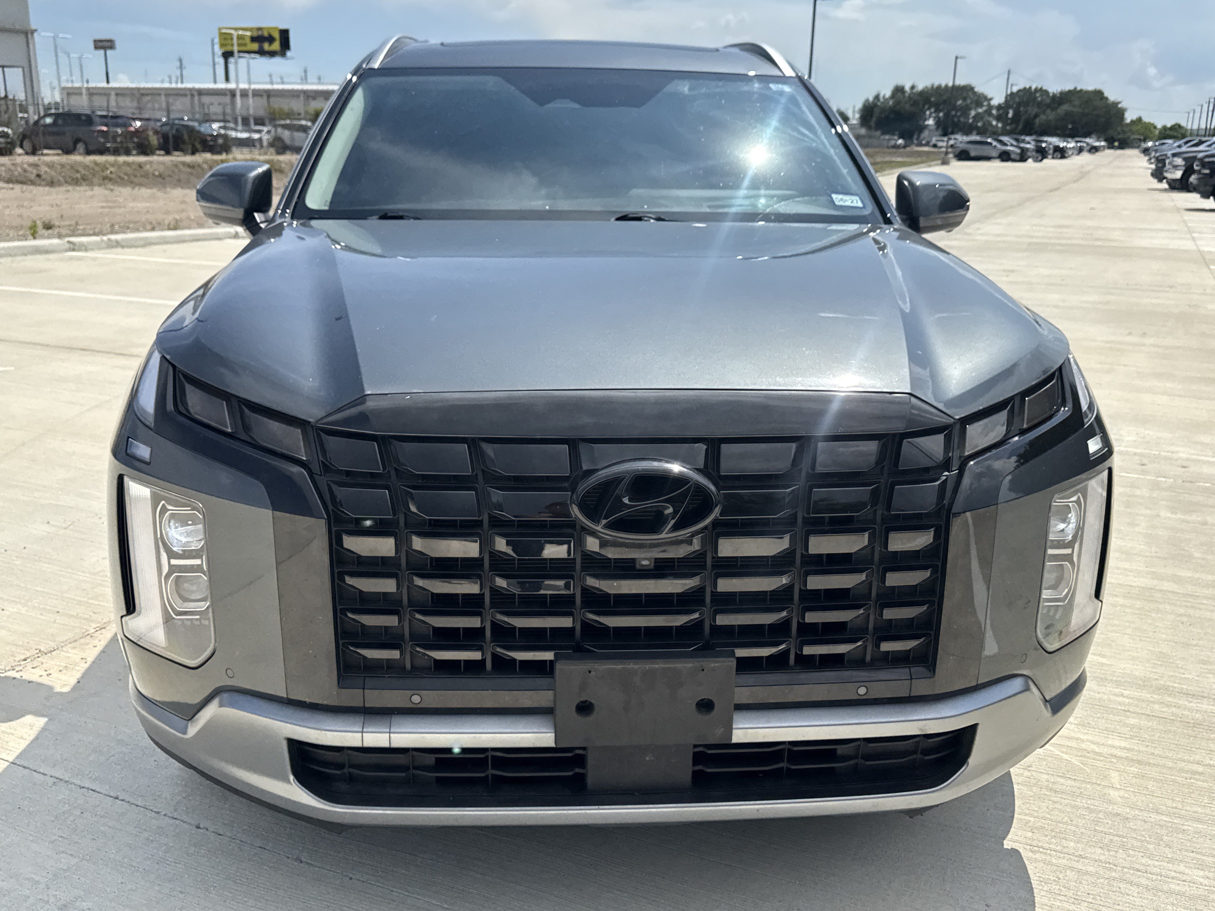 Used 2024 Hyundai Palisade Limited FWD image 17