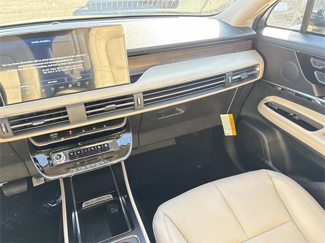 New 2026 Lincoln Corsair Reserve image 15