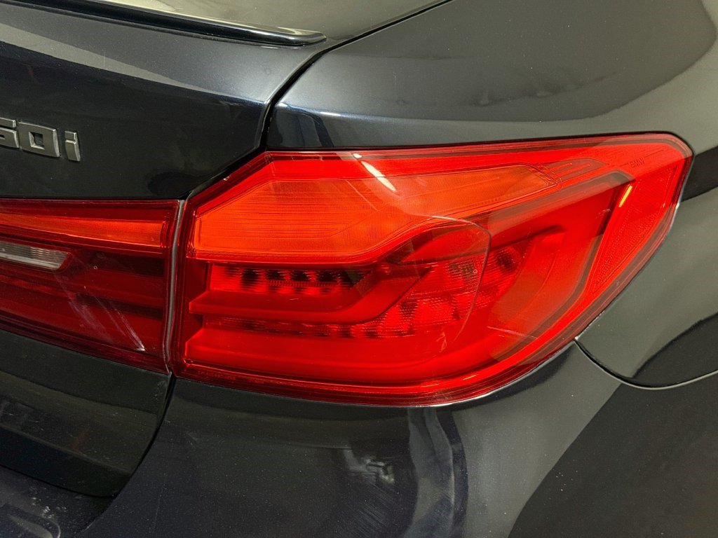 Used 2020 BMW M550i xDrive AWD/4WD image 33