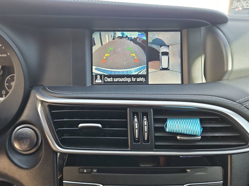 Used 2019 INFINITI QX30 Premium w/ Navigation Package image 16