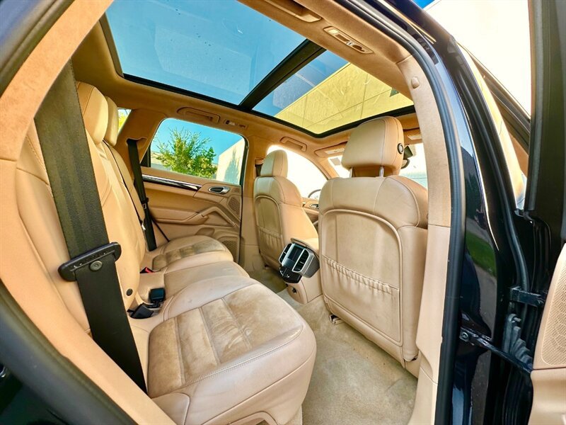 Used 2014 Porsche Cayenne GTS image 21