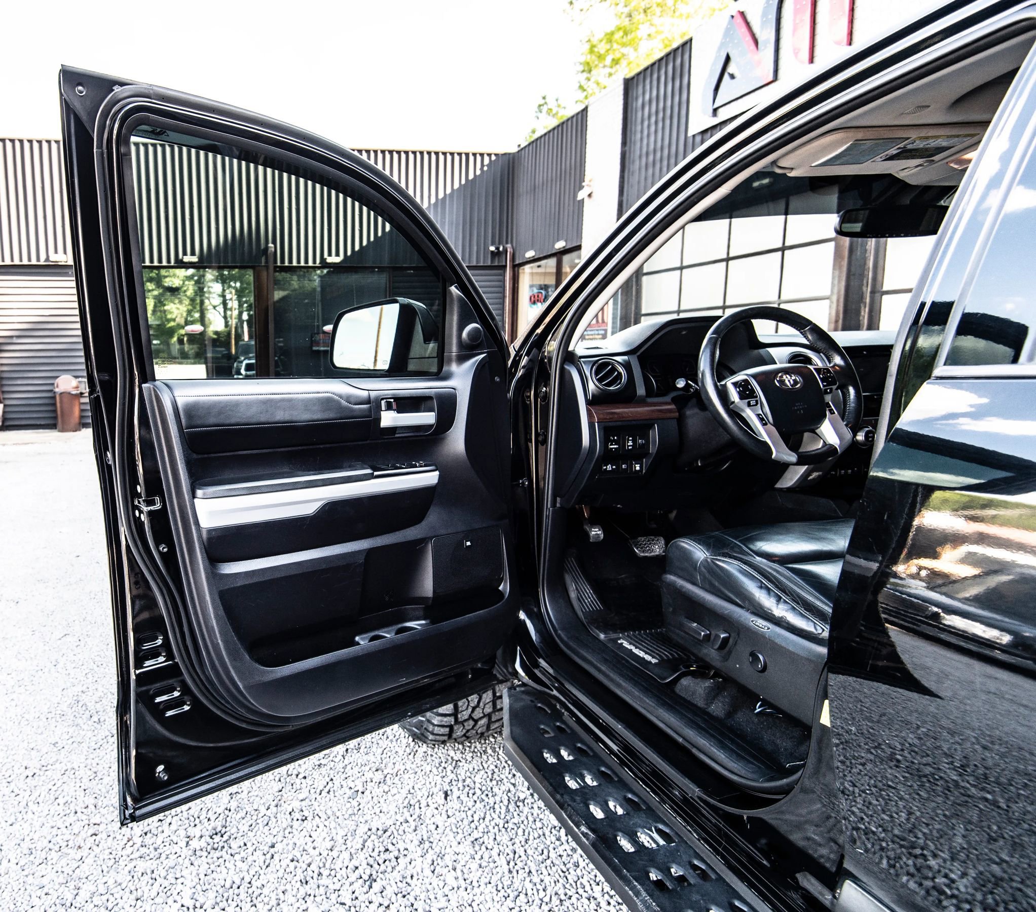 Used 2020 Toyota Tundra Limited w/ Limited Premium Package AWD/4WD image 24