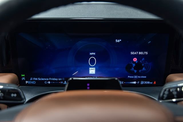 Used 2025 Lincoln Aviator Reserve w/ Equipment Group 201A image 2