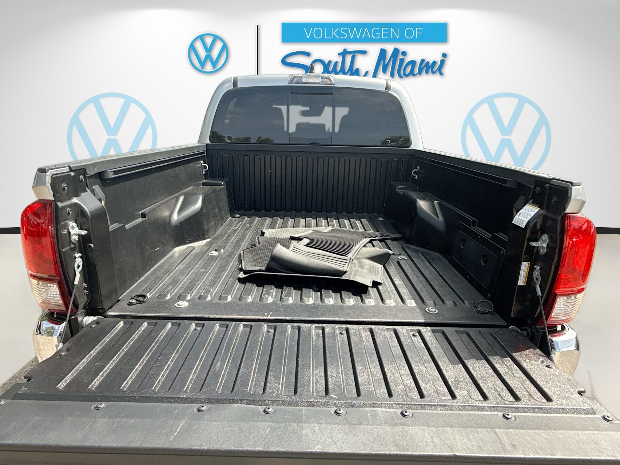 Used 2023 Toyota Tacoma SR5 RWD image 25