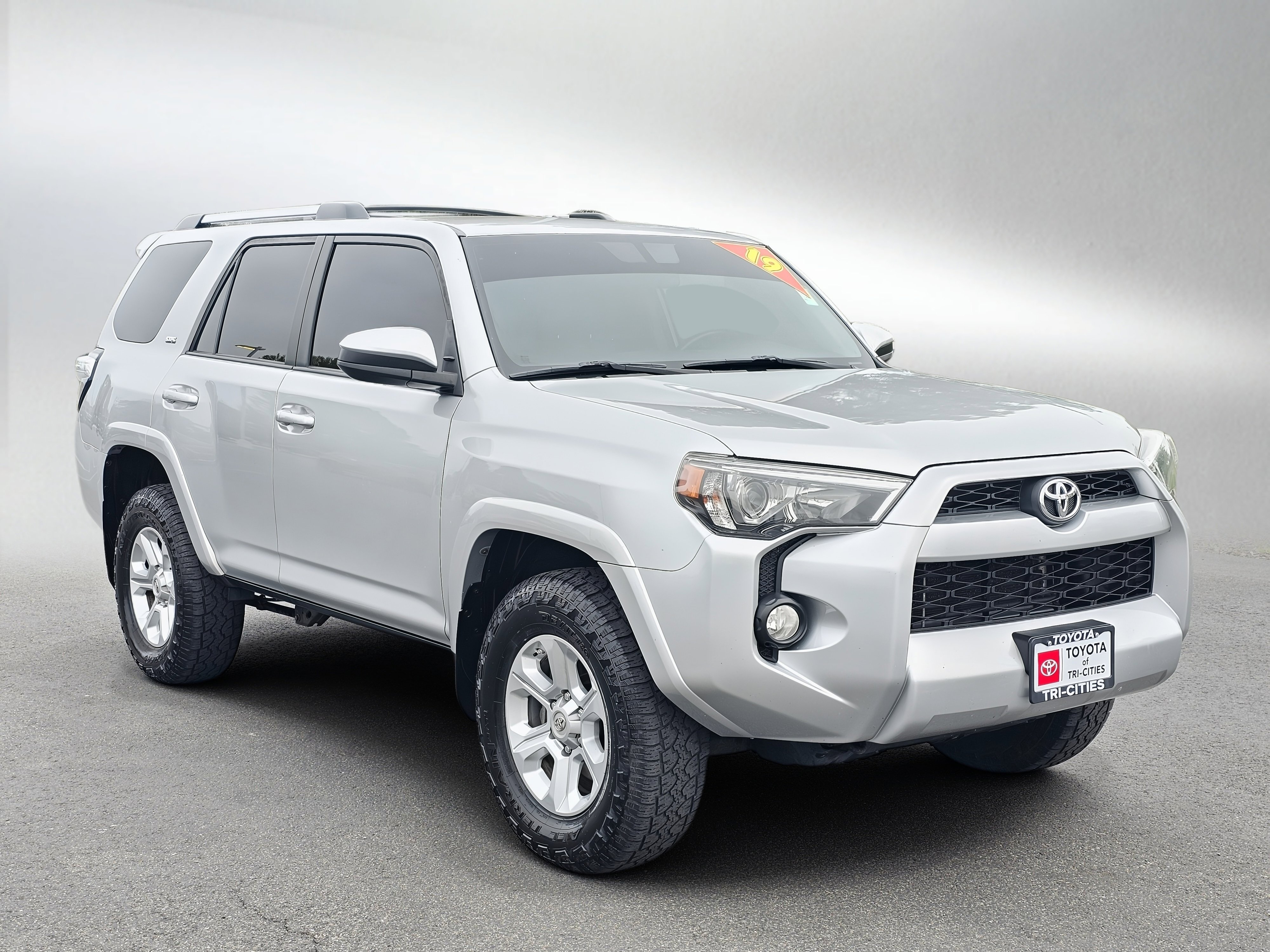 Used 2019 Toyota 4Runner SR5 AWD/4WD image 7