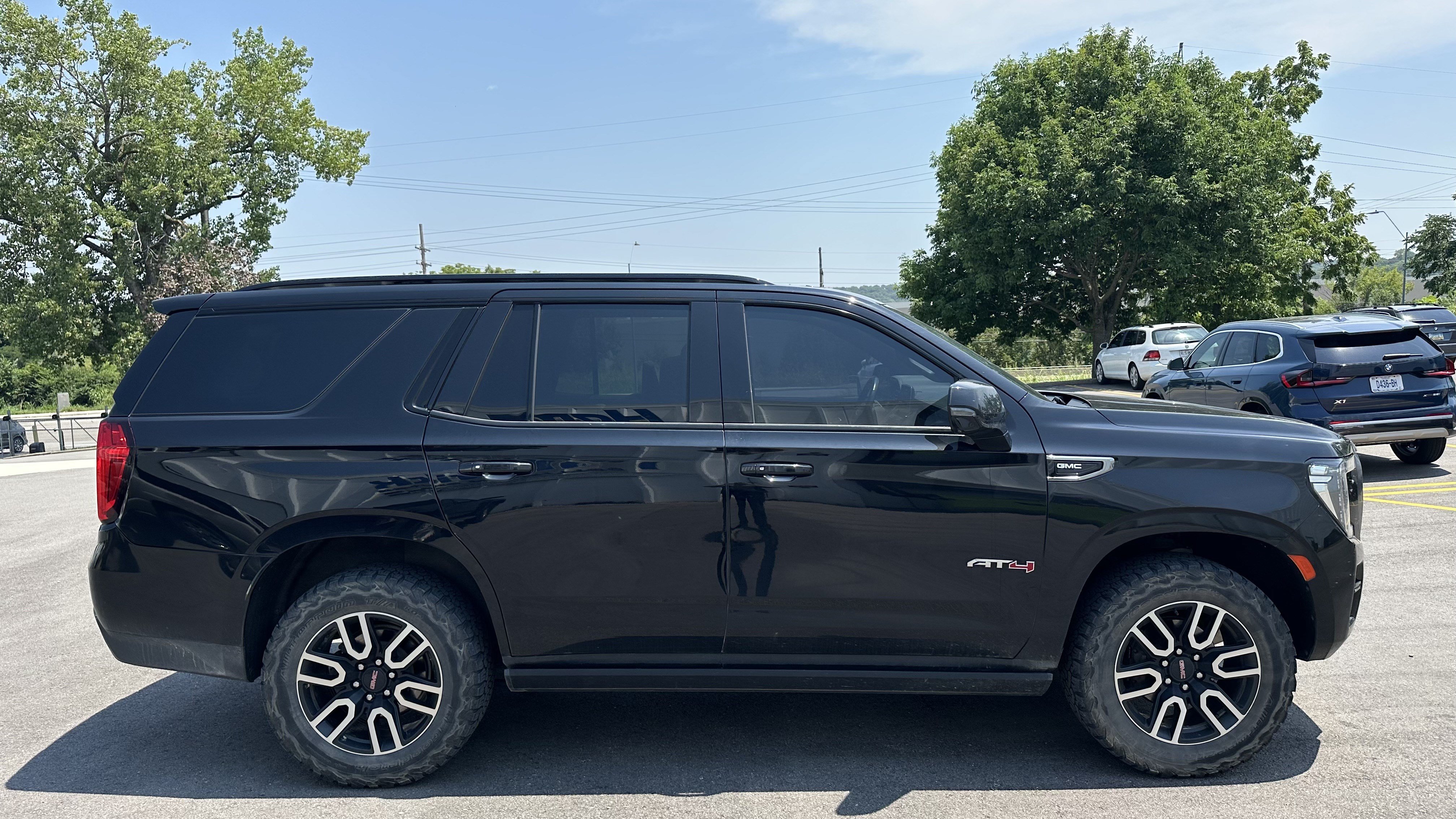Used 2021 GMC Yukon AT4 w/ AT4 Premium Package AWD/4WD image 11