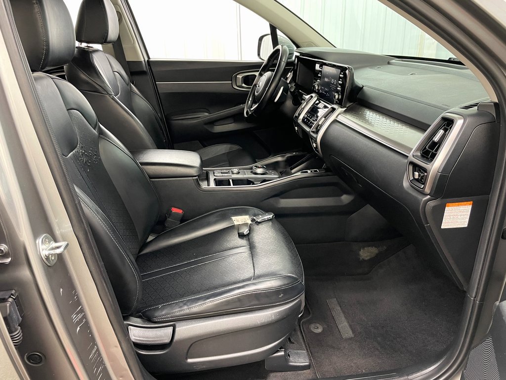 Used 2021 Kia Sorento S image 37