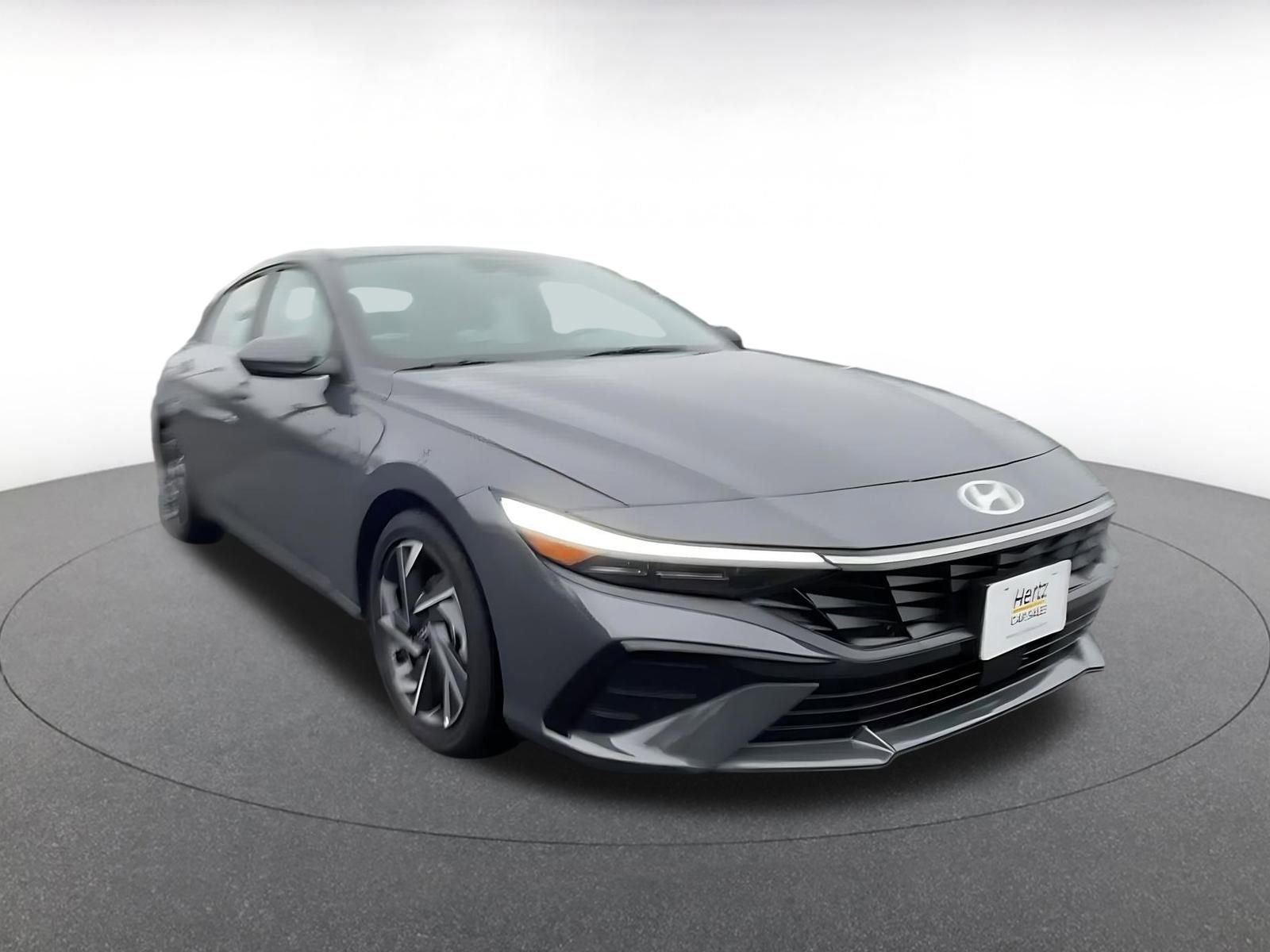 Used 2025 Hyundai Elantra SEL image 3