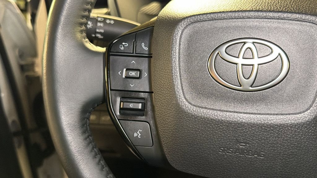 Used 2025 Toyota bZ4X AWD w/ Weather Package image 31