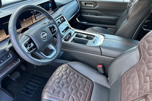 Used 2025 Nissan Armada Platinum Reserve image 9