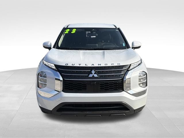 Used 2023 Mitsubishi Outlander ES FWD image 8