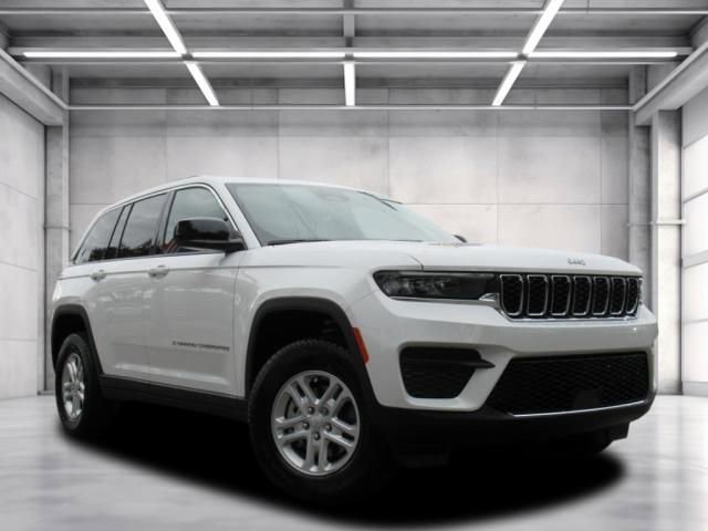 New 2025 Jeep Grand Cherokee Laredo w/ Luxury Tech Group I
