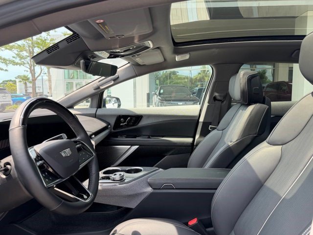 Certified 2025 Cadillac Optiq Sport 2 w/ LPO, Floor Liner Package AWD/4WD image 11