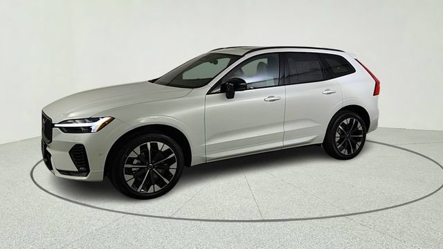New 2026 Volvo XC60 B5 Plus w/ Climate Package AWD/4WD image 3