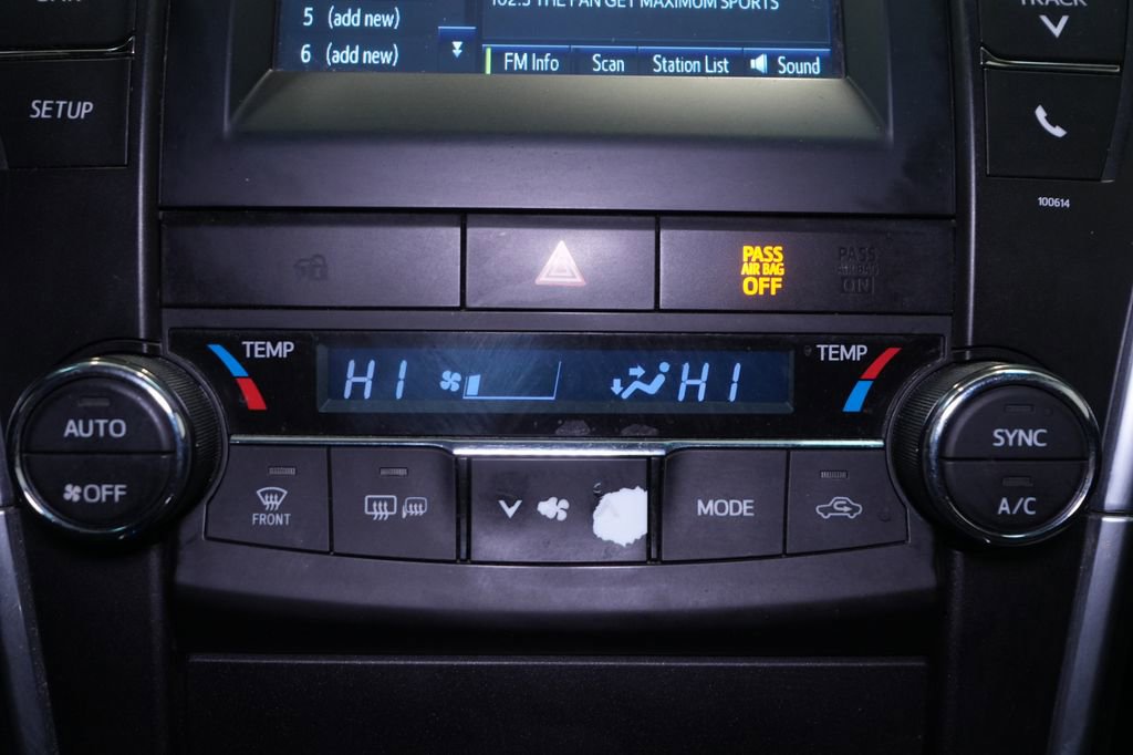 Used 2017 Toyota Camry LE FWD image 28
