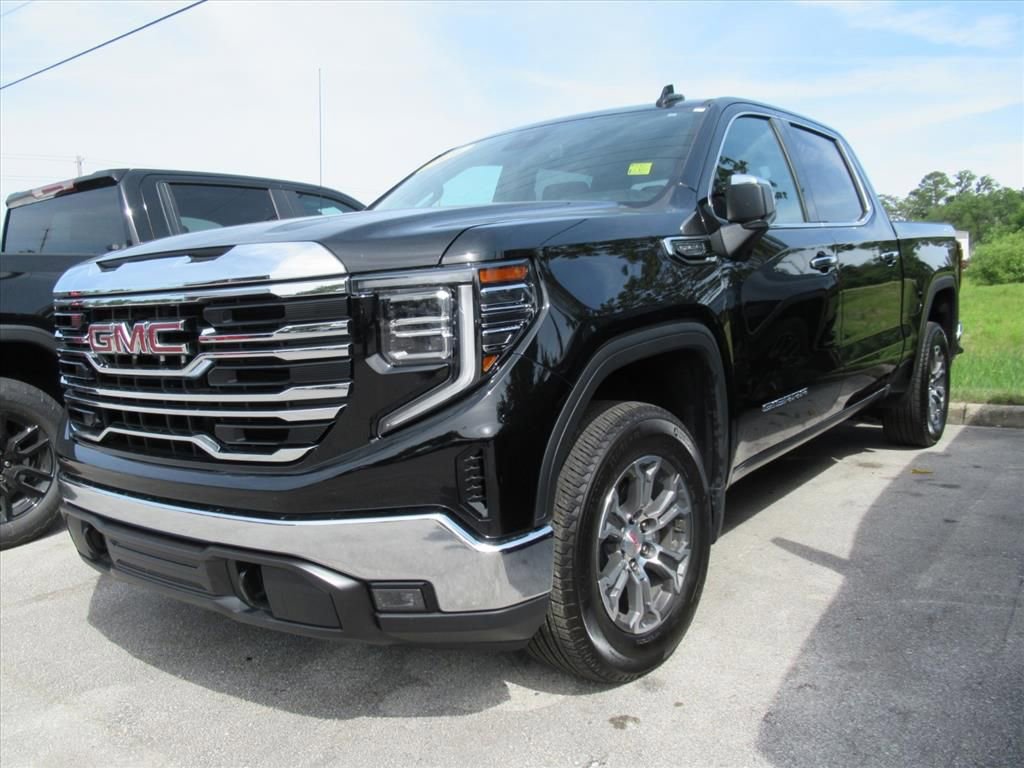 Used 2026 GMC Sierra 1500 SLT image 2