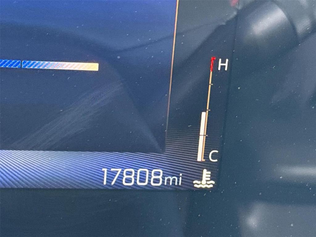 Used 2024 Chevrolet Trax RS image 11