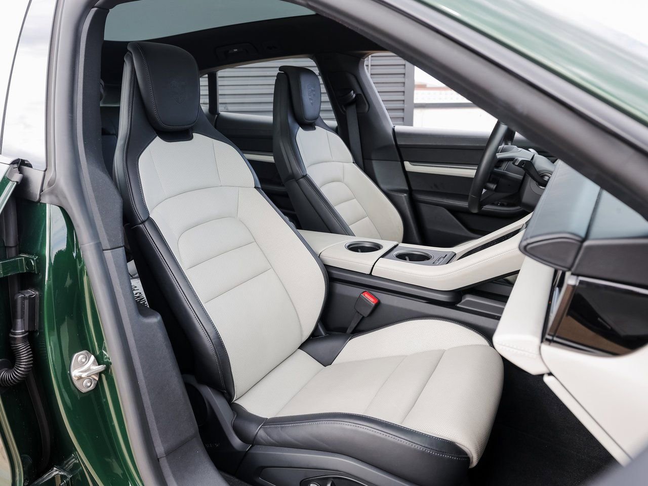 Certified 2025 Porsche Taycan 4 Cross Turismo image 28