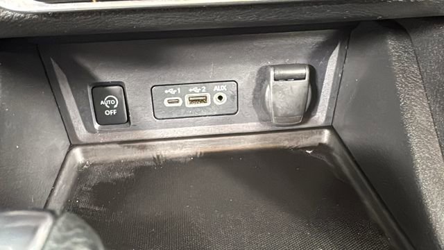 Certified 2024 Nissan Sentra SV FWD image 25