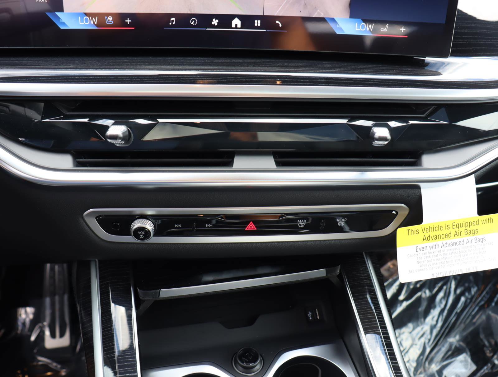 New 2026 BMW X7 M60i image 23