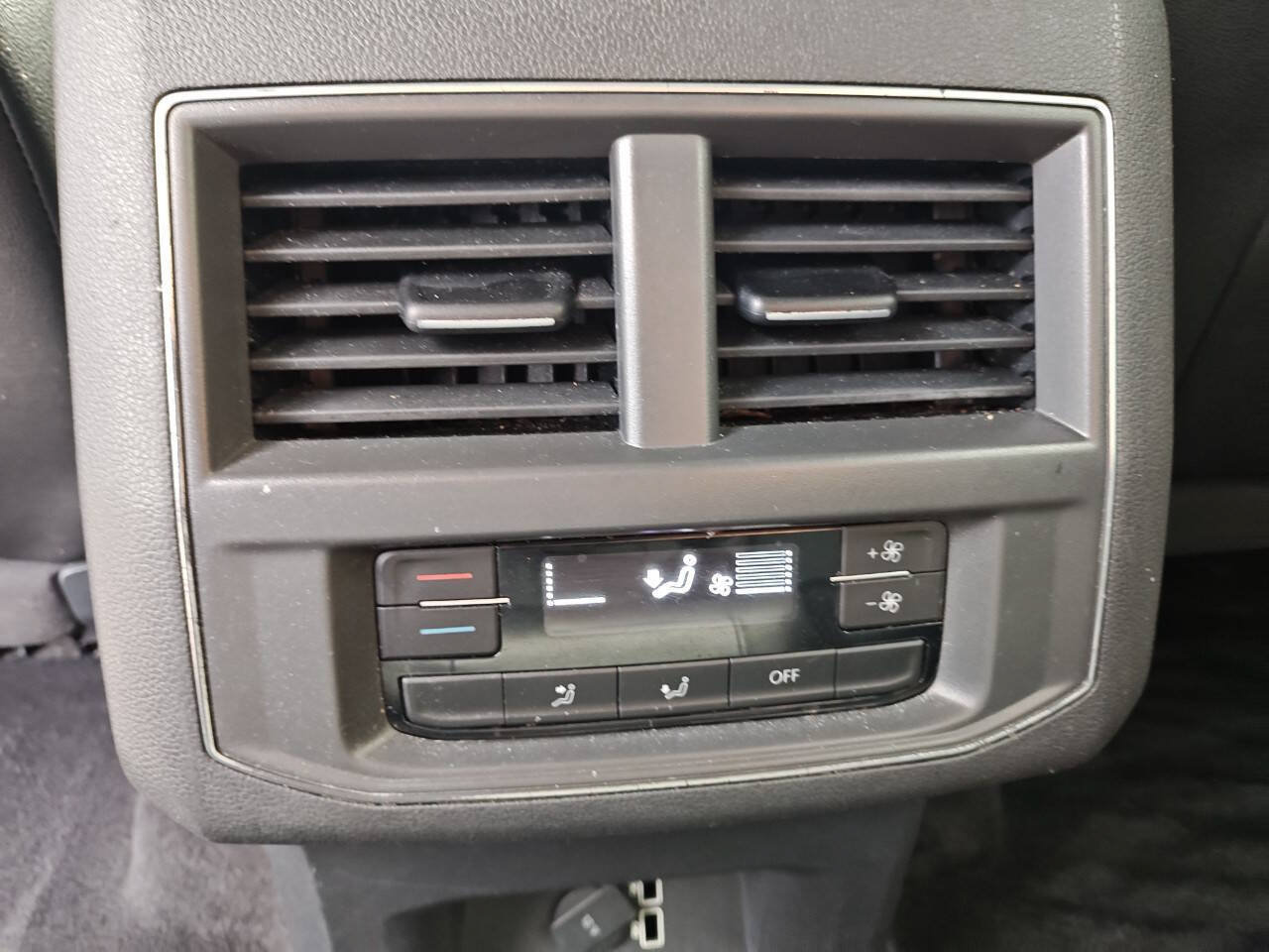 Used 2018 Volkswagen Atlas SE FWD image 40