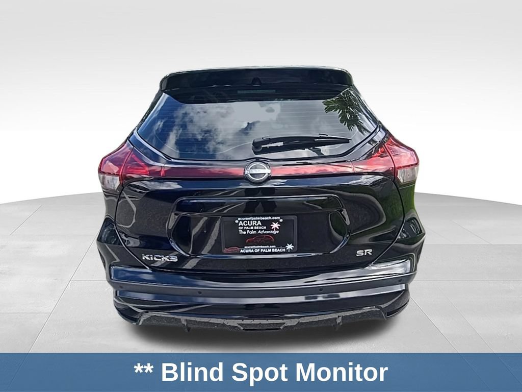 Used 2023 Nissan Kicks SR w/ SR Premium Package FWD image 5