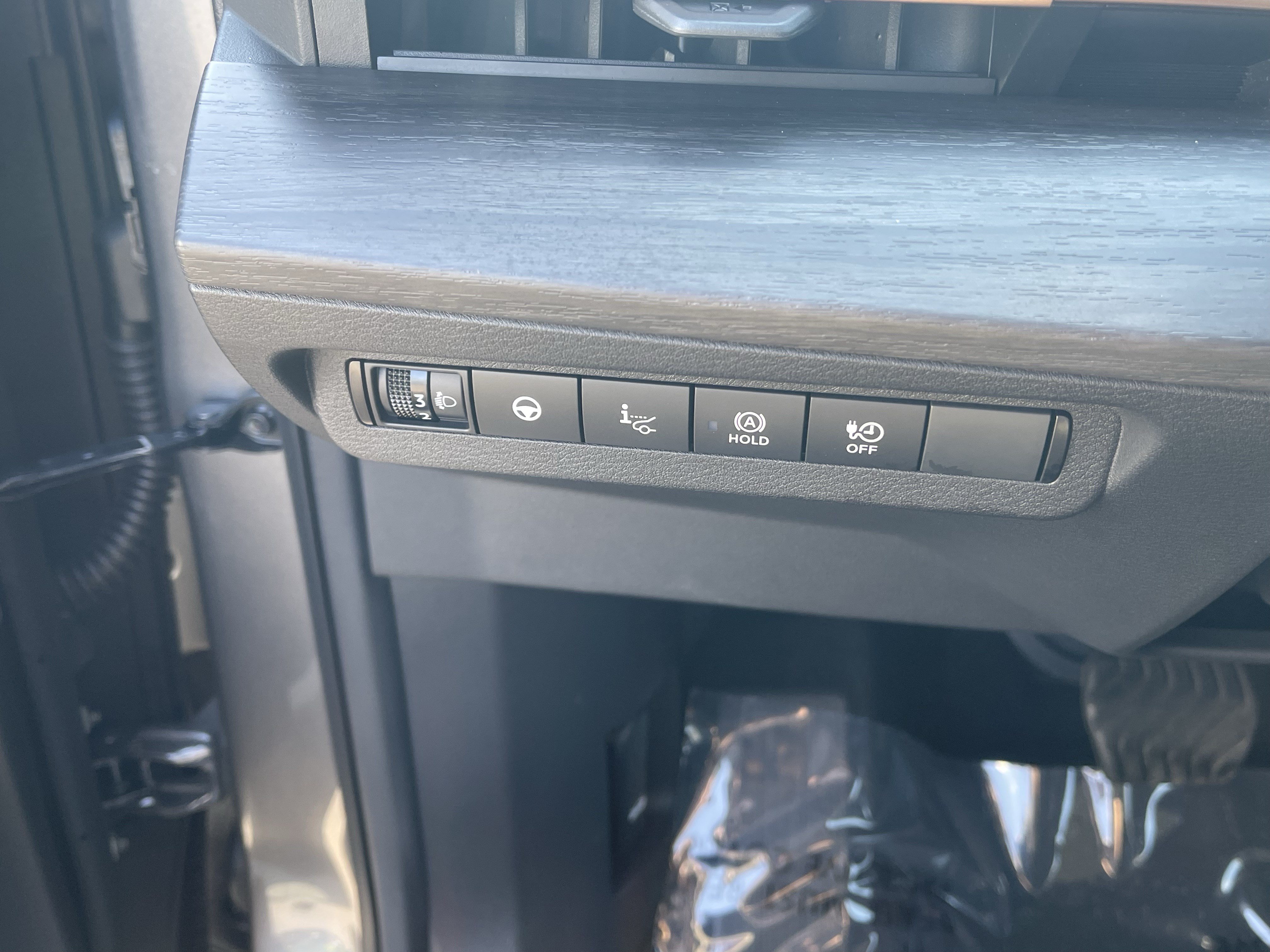 Used 2024 Nissan Ariya AWD image 24