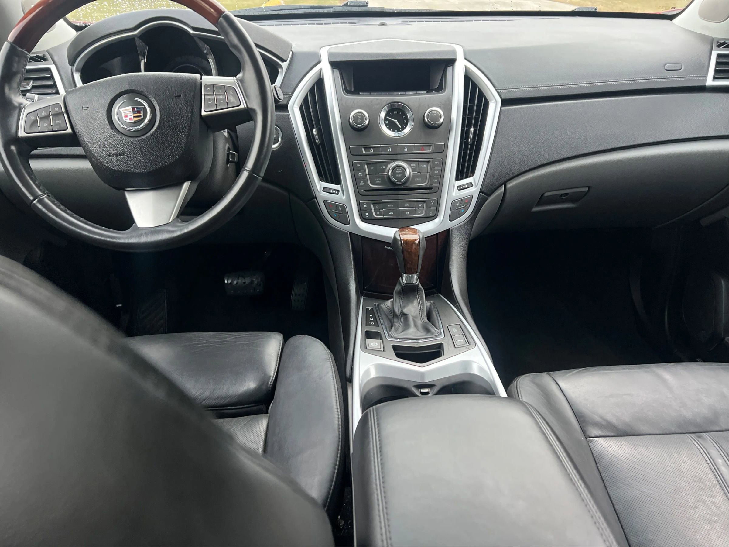 Used 2010 Cadillac SRX Luxury image 28