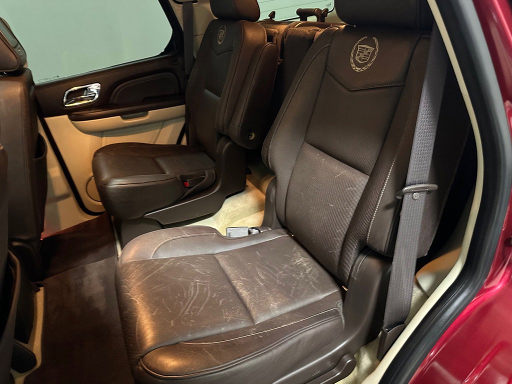 Used 2010 Cadillac Escalade Platinum image 16