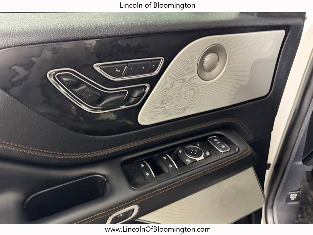 Certified 2025 Lincoln Aviator Black Label image 16