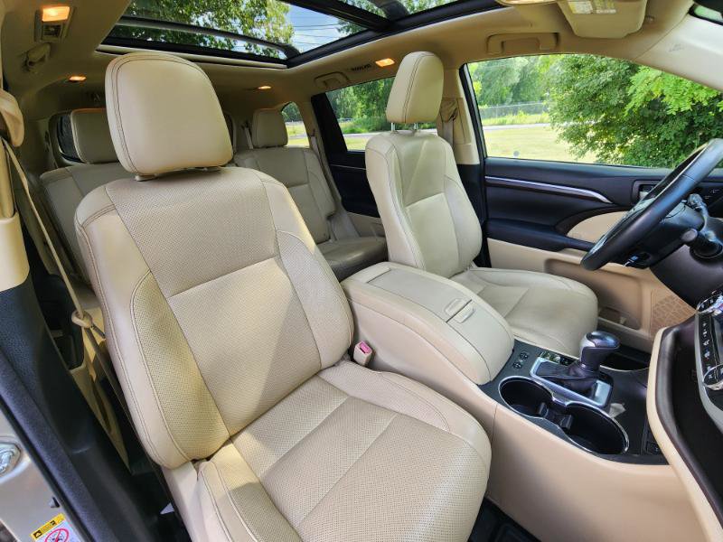 Used 2015 Toyota Highlander Limited Platinum image 30