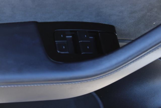Used 2018 Tesla Model 3 Long Range RWD image 10