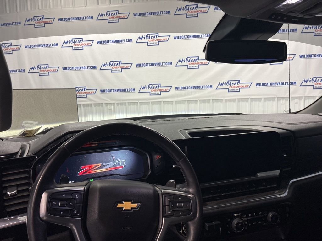 Used 2023 Chevrolet Silverado 1500 LTZ image 2