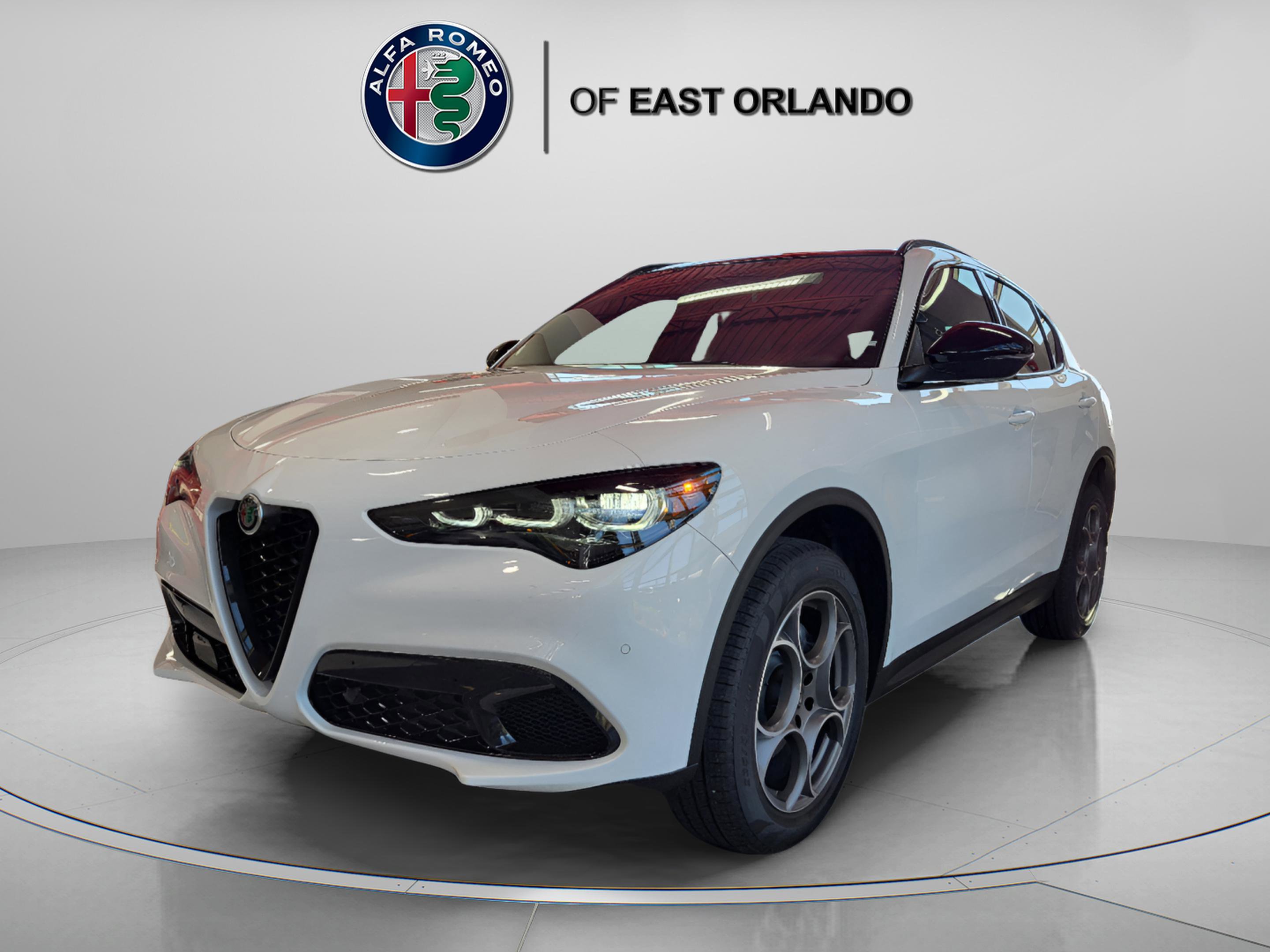 New 2025 Alfa Romeo Stelvio Sprint image 4