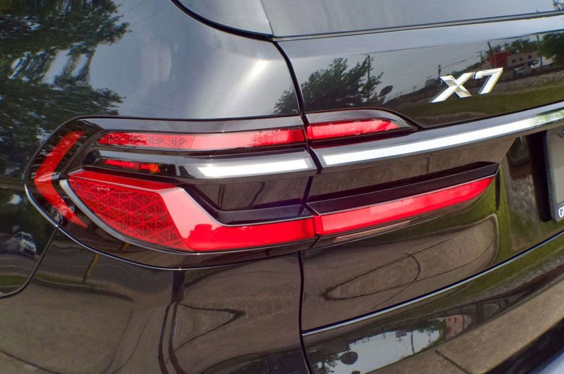 Used 2023 BMW X7 xDrive40i AWD/4WD image 11