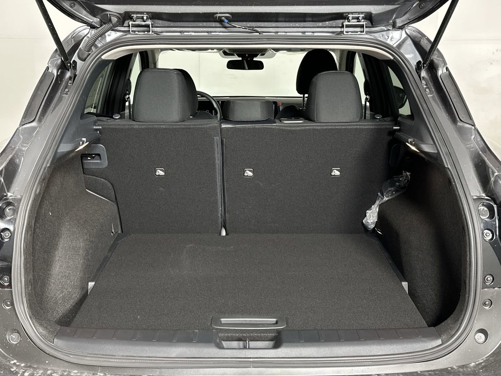 New 2026 Nissan Kicks SV FWD image 25